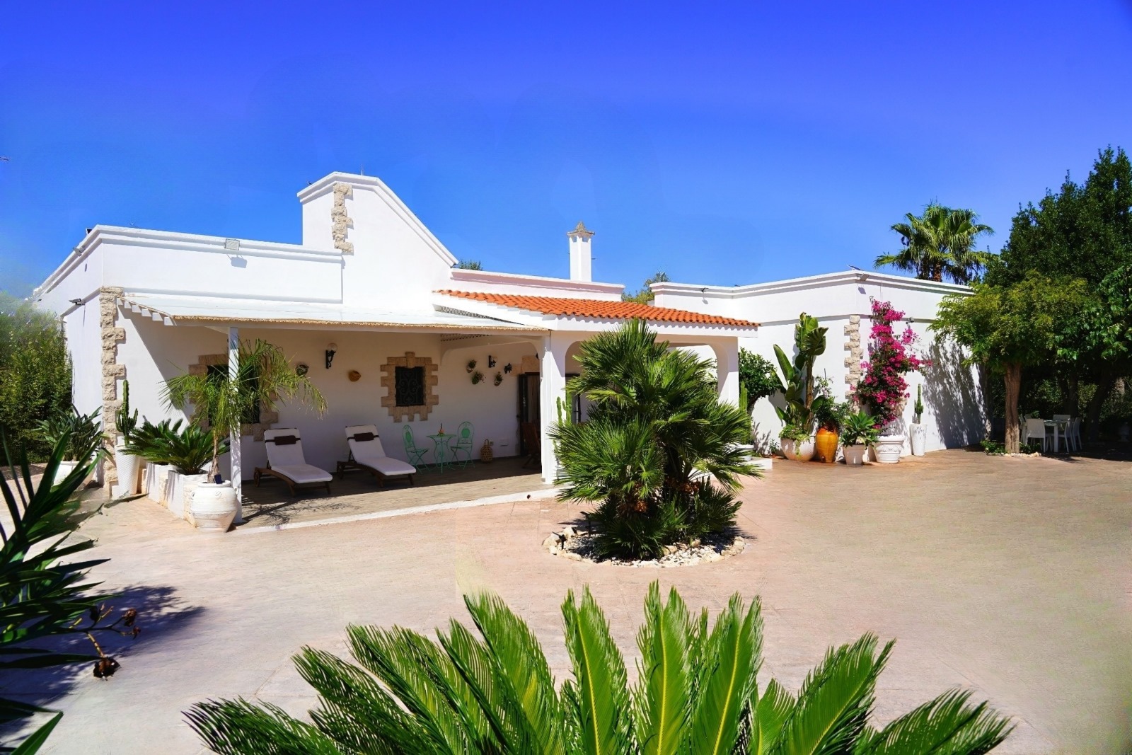 Villa Gaia Ostuni fronte entrata della villa